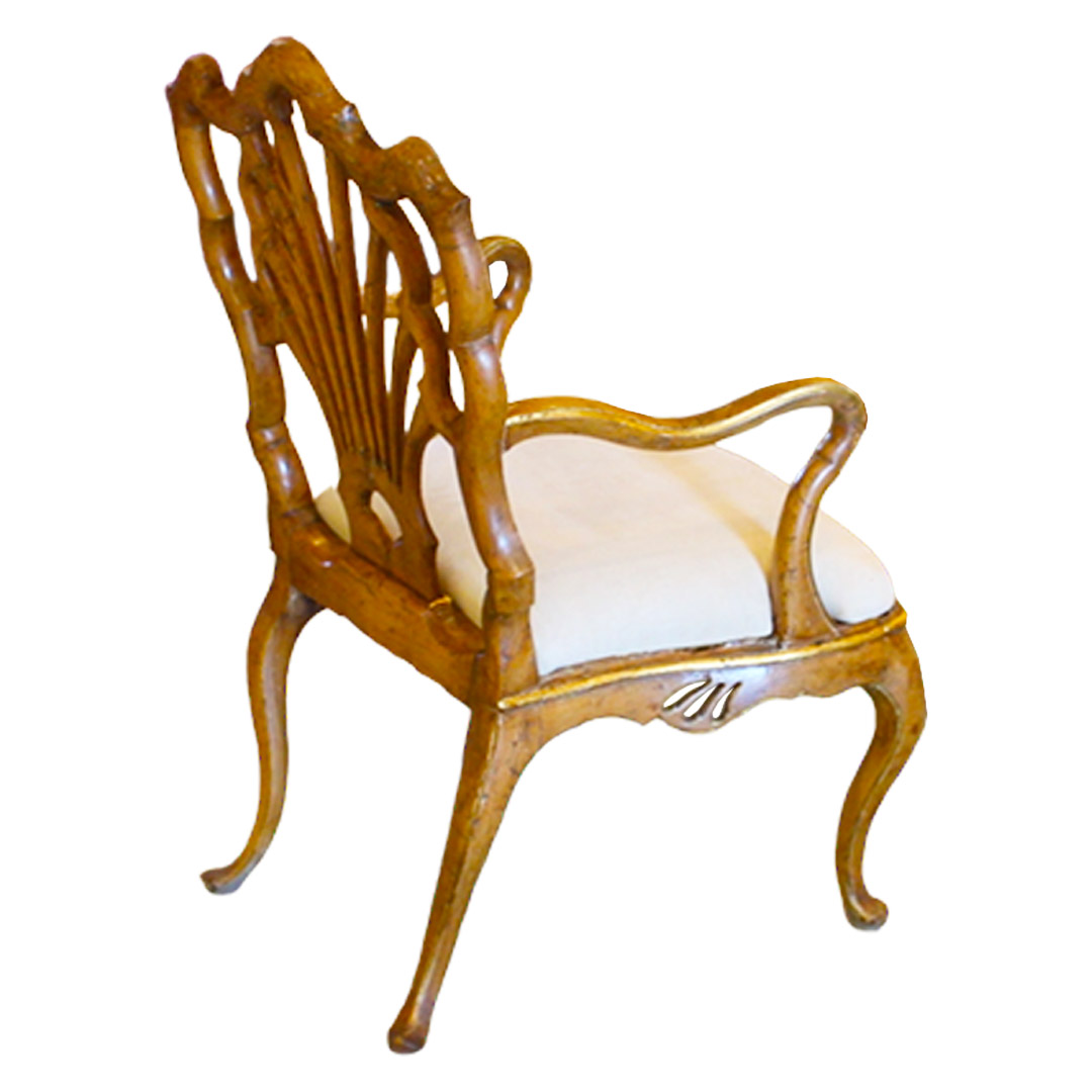 18th-century colonial Chippendale Suite side and back profile of chair