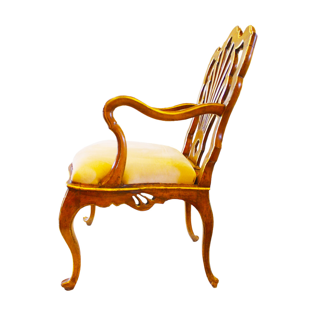 18th-century colonial Chippendale Suite side profile of chair