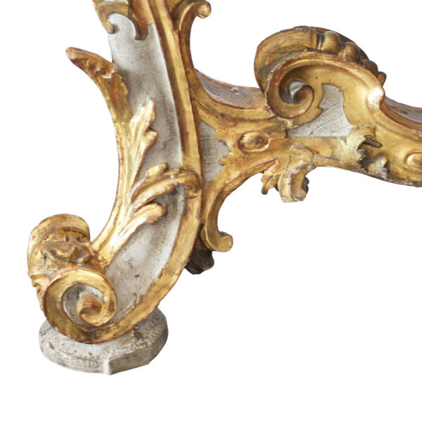 Venetian Rococo Giltwood Console Table close up of left foot